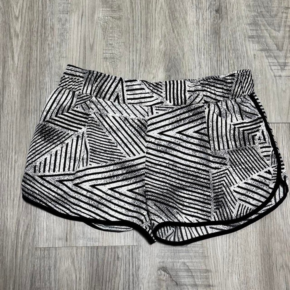 Silence + Noise Geometric Shorts Women Size S